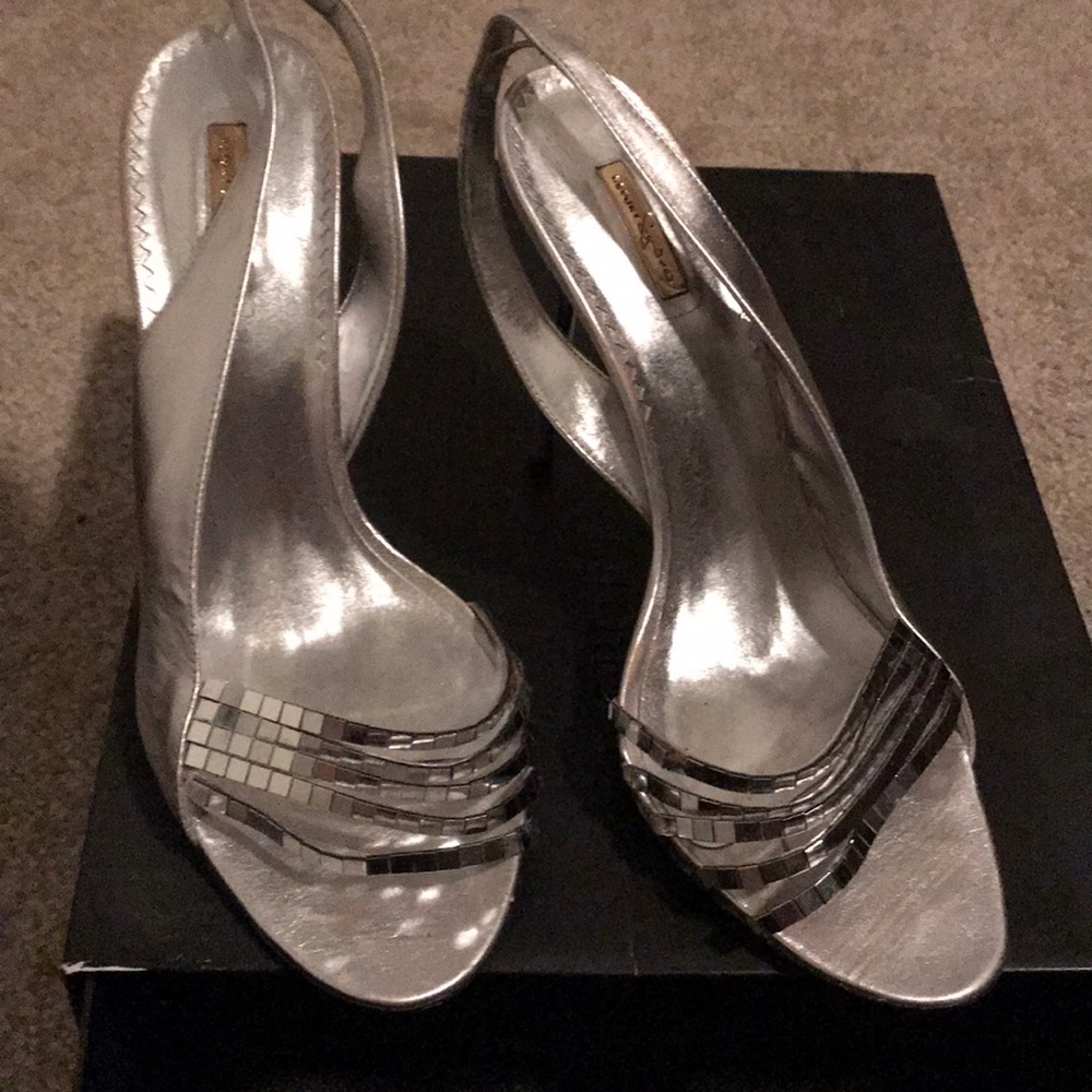 Report silver Sandles